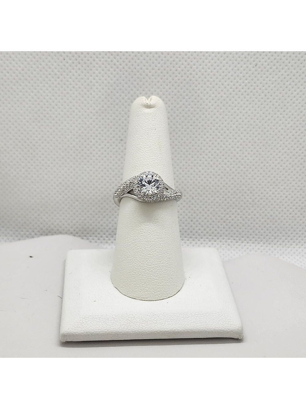 Brand New Sterling Silver 925 Round gemstone Cz Ring
